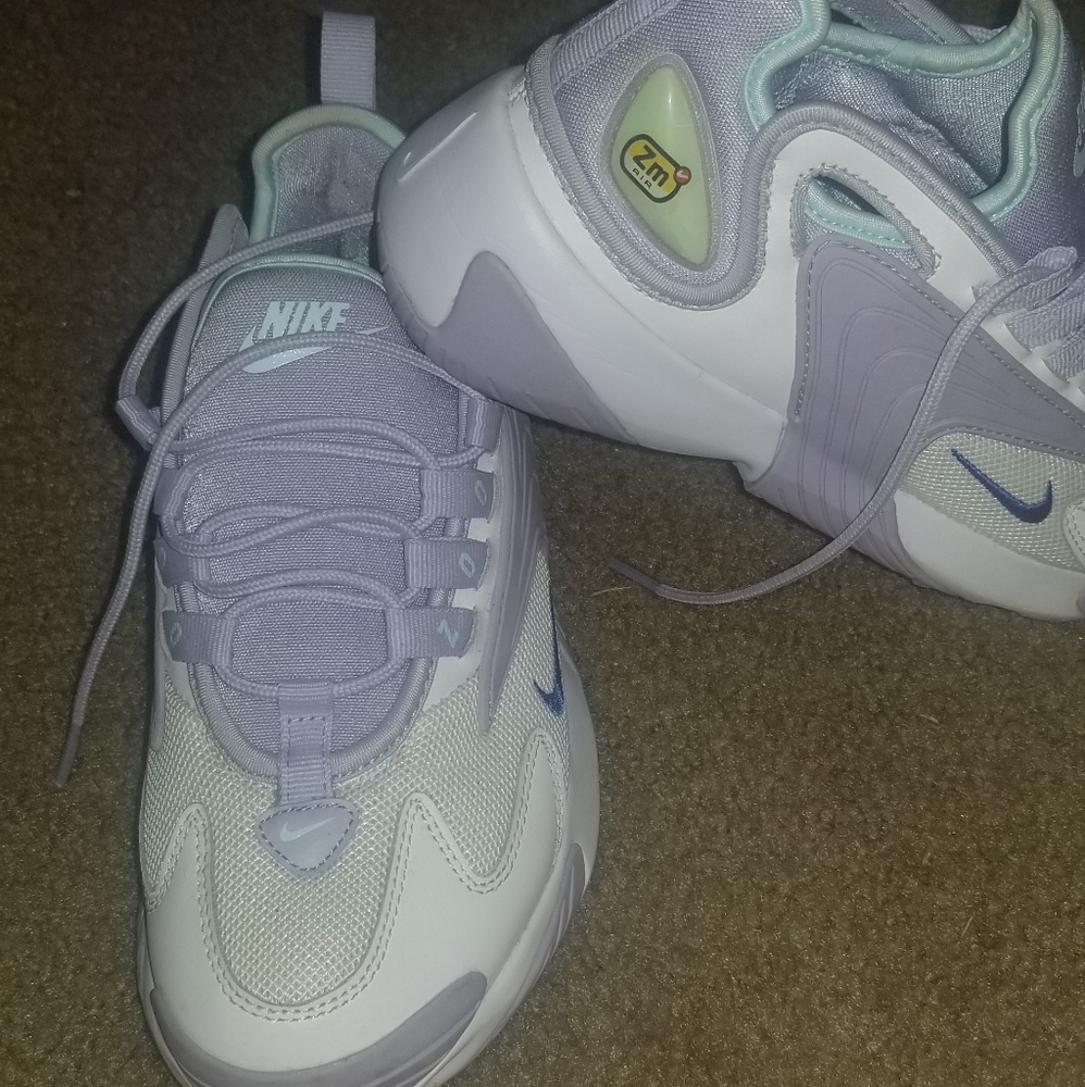 Nike Zoom 2k oxygen purple, sz 5 (fits like a 4)